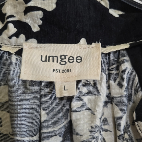 Umgee Black Floral Cherry Blossom Print Scalloped Hem Blouse Large V-neck - Picture 3 of 6